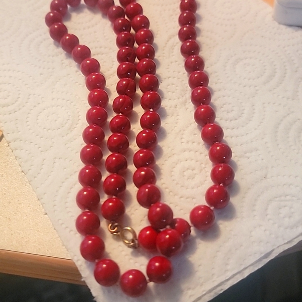 Red necklece